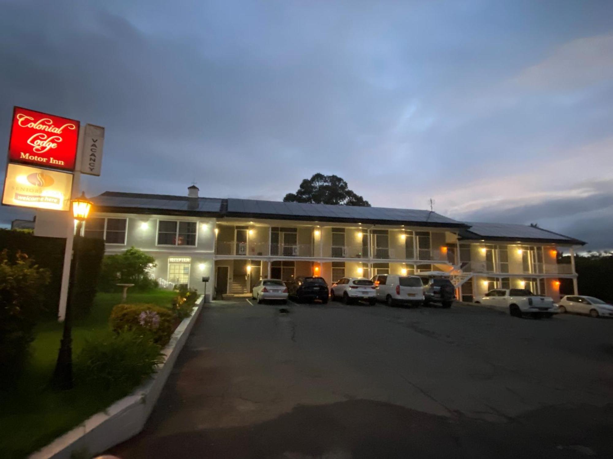Colonial Lodge Motor Inn Yass Ngoại thất bức ảnh