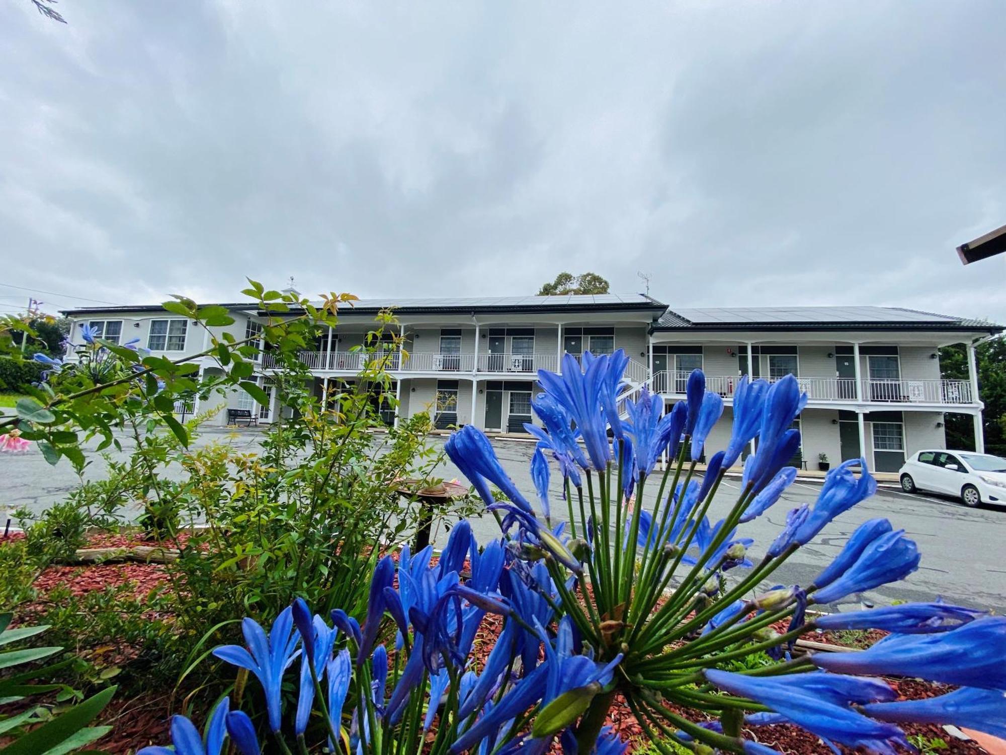 Colonial Lodge Motor Inn Yass Ngoại thất bức ảnh