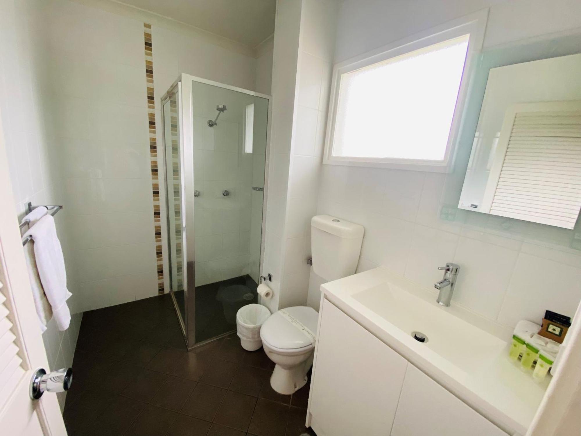 Colonial Lodge Motor Inn Yass Ngoại thất bức ảnh