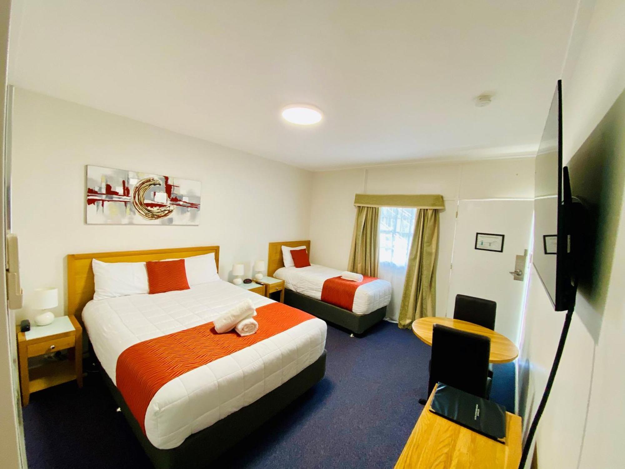 Colonial Lodge Motor Inn Yass Ngoại thất bức ảnh