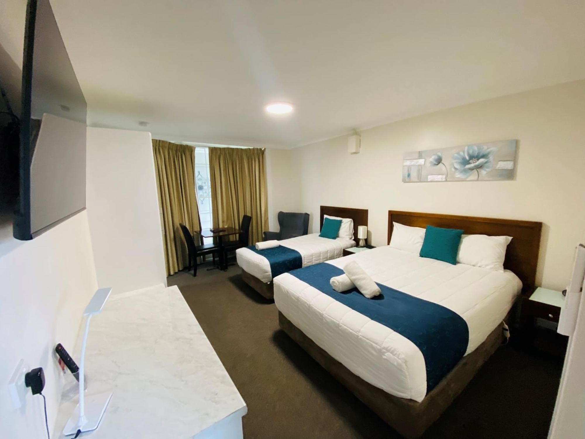 Colonial Lodge Motor Inn Yass Ngoại thất bức ảnh