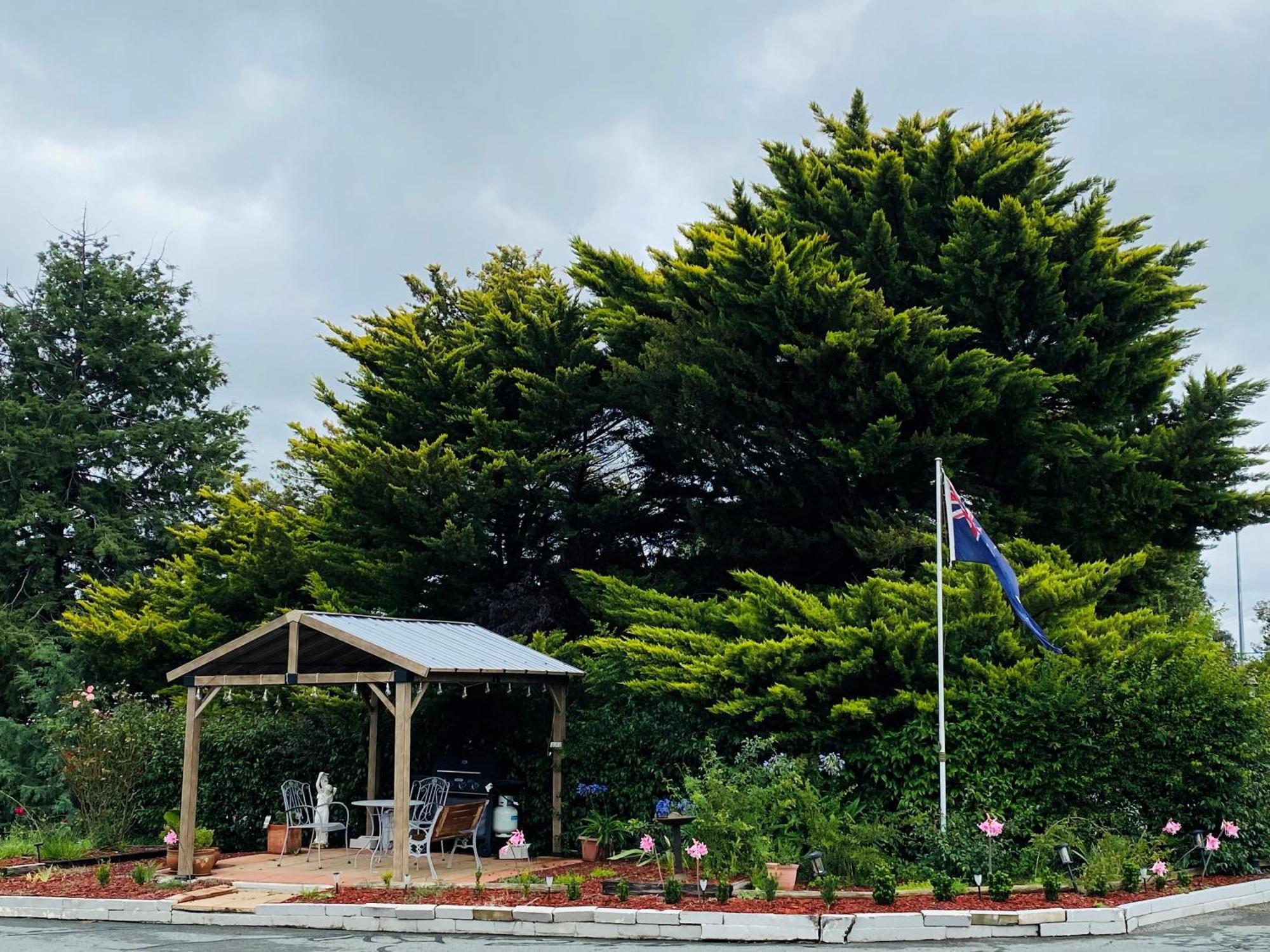 Colonial Lodge Motor Inn Yass Ngoại thất bức ảnh