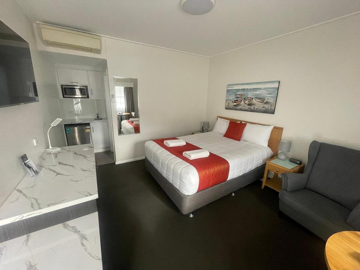Colonial Lodge Motor Inn Yass Ngoại thất bức ảnh