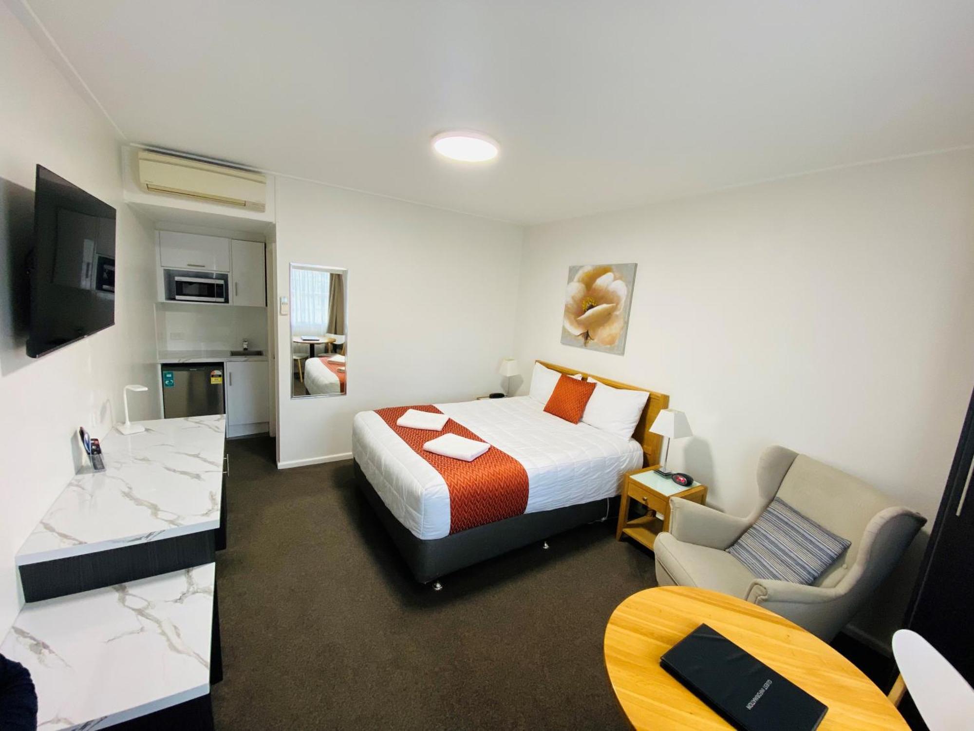 Colonial Lodge Motor Inn Yass Ngoại thất bức ảnh