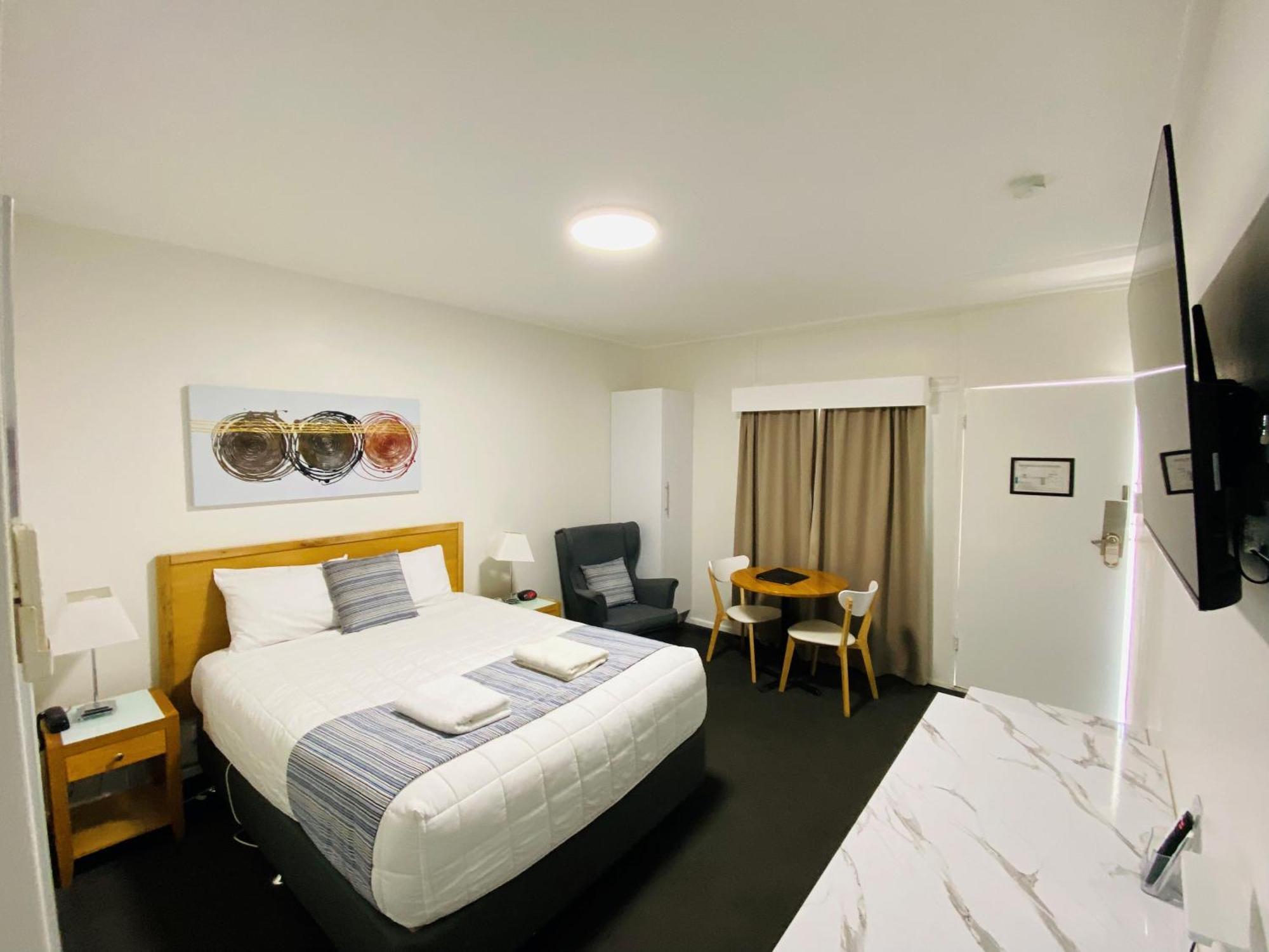 Colonial Lodge Motor Inn Yass Ngoại thất bức ảnh