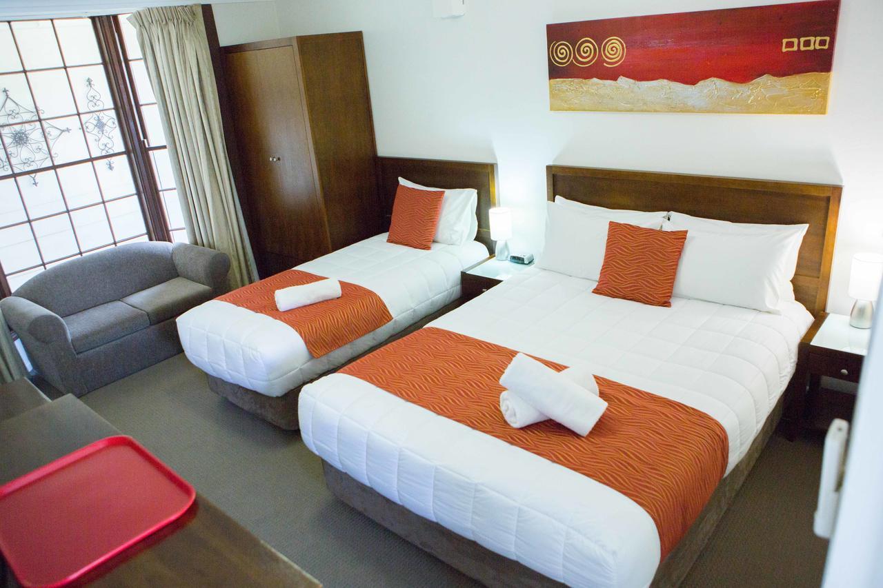 Colonial Lodge Motor Inn Yass Ngoại thất bức ảnh